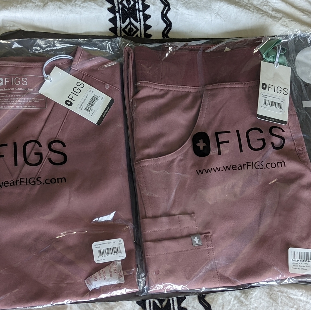 FIGS scrubs